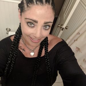 Meet your Posher, Dana